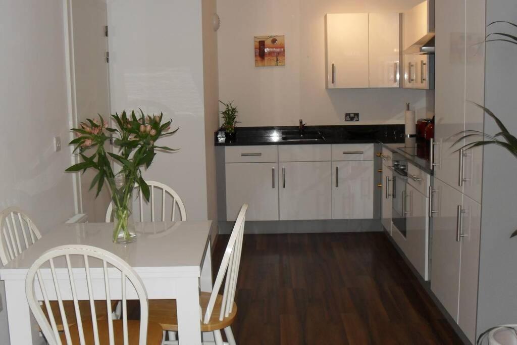 Stylish Wembley Stadium And Ovo Arena Apartment, Лондон Экстерьер фото